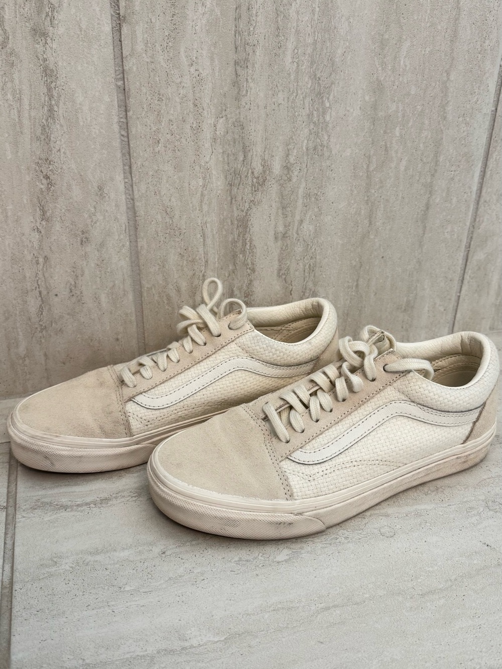 Vans Low-Top Sneakers in Off-White / Beige - Men’s 7